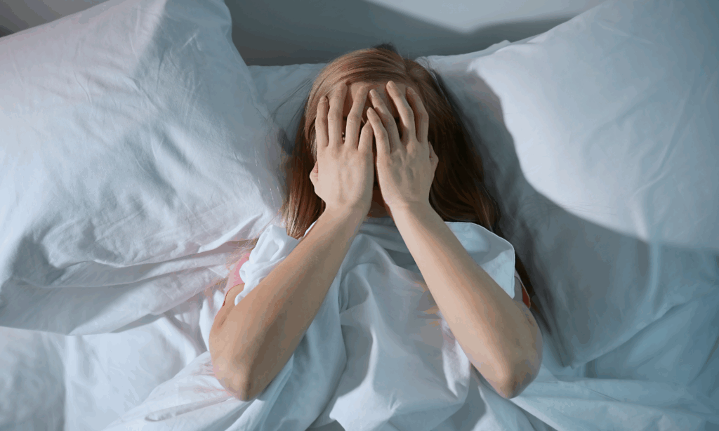 Zaburzenia snu: wpływ THC i CBD na architekturę snu