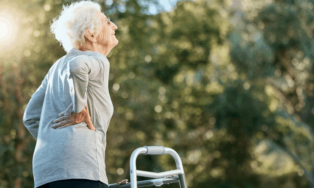 Osteoporoza u osób starszych – czy fitokannabinoidy mogą pomóc w łagodzeniu bólu i ograniczeniu stosowania silnych leków przeciwbólowych?